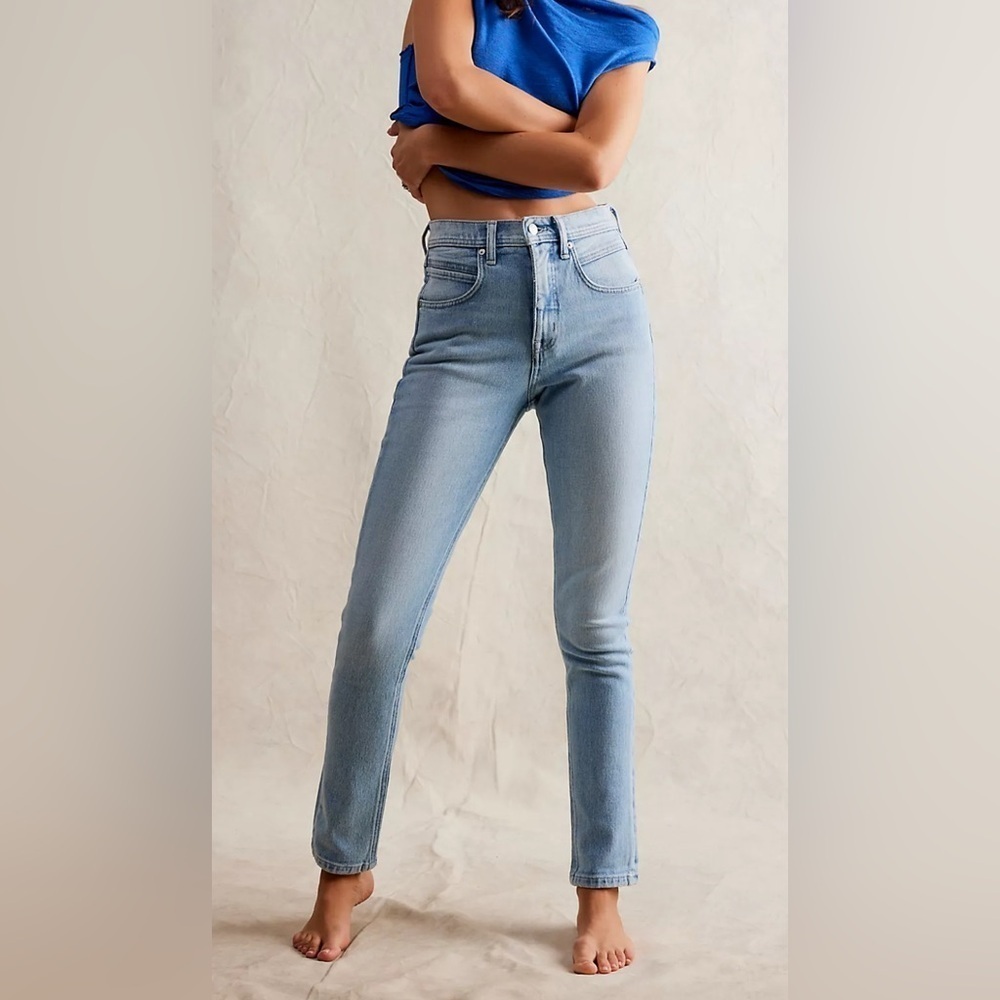 Free People high rise light blue stretch everyday comfy stylish skinny jeans 26